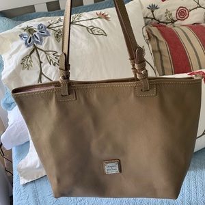Dooney & Bourke tote